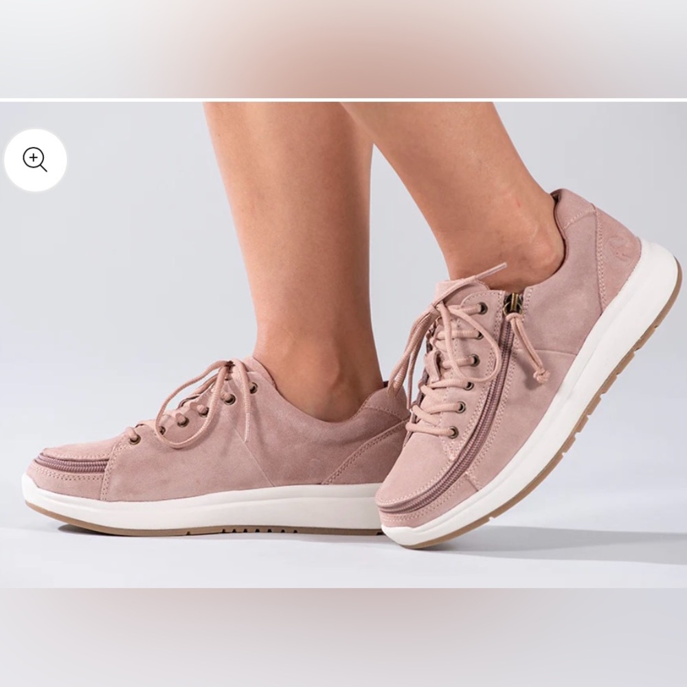 Billy Footwear NWT, size 8 XW.